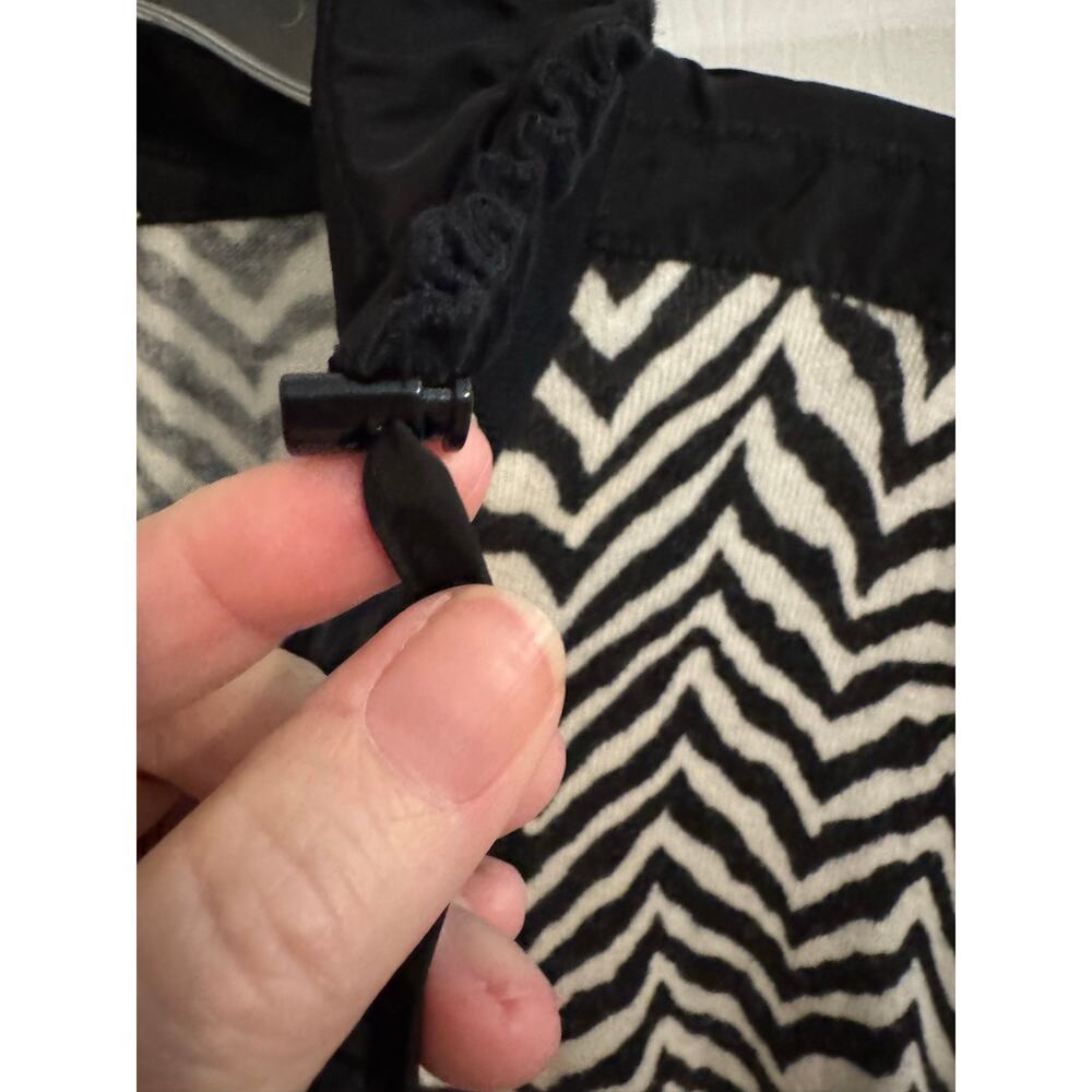 Chicos Zenergy Full Zip Zebra Knit Sweater Jacket Black White Size XL - Picture 6 of 7